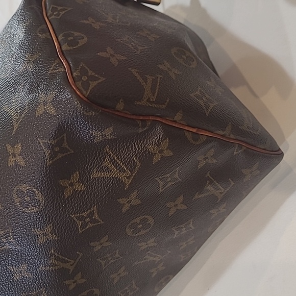 ***SOLD*** LV Speedy 30-No Cracking on Canvas! - Picture 13 of 17